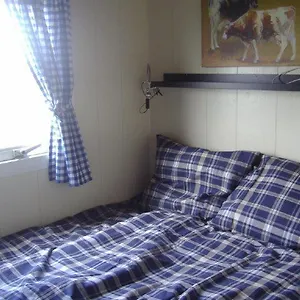 Your Cozy Waggon At The Cows' Paradise Nocleg ze śniadaniem
